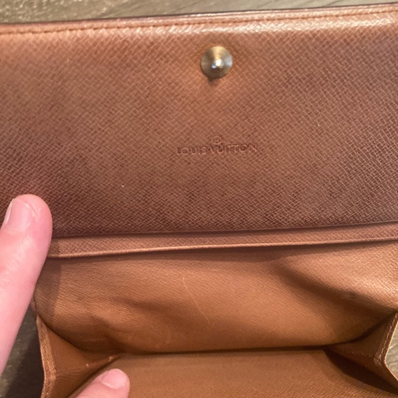 Authentic Louis Vuitton compact monogram wallet - Picture 6 of 14
